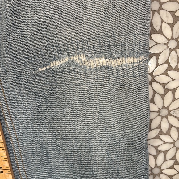 Women's Re/Done x Levi's Boyfriend Jean in Light Wash, Size 25 - Picture 8 of 11